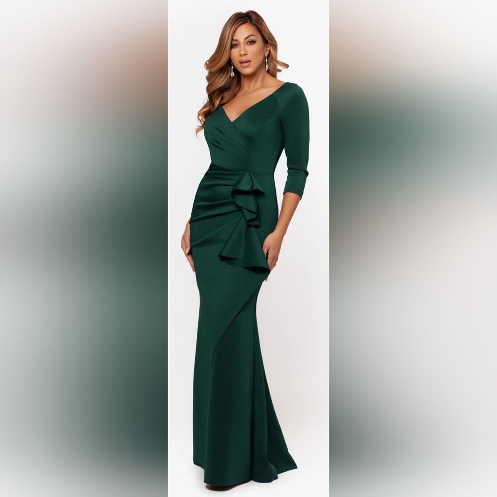 Xscape Evenings Lexi Ruched Scuba Evening Dress 4452 NWT Sz 8P Hunter Green